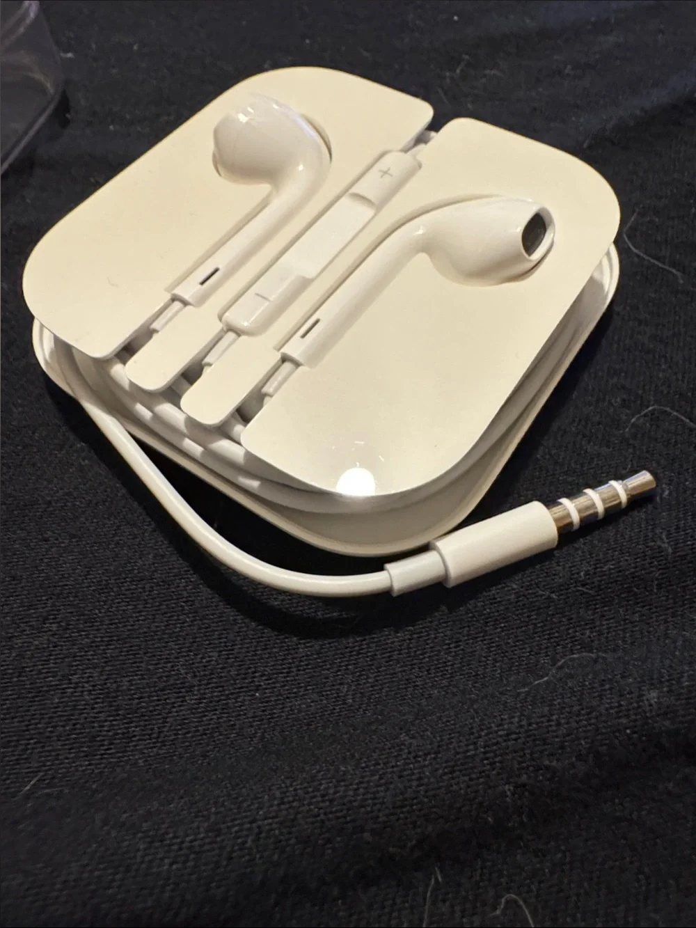 Apple White EarPods Remote and Microphone NEVER Used Opened First Time for Pics